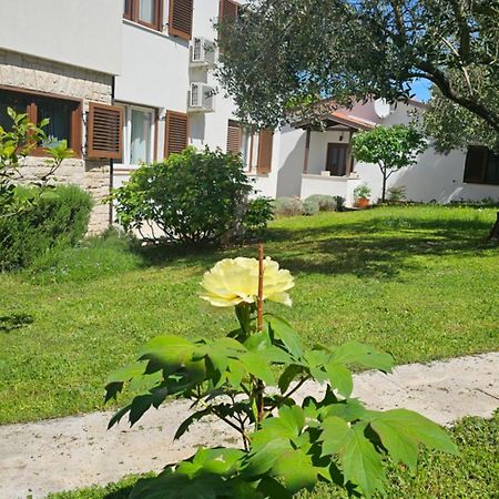 Apartments Dina Πούλα Εξωτερικό φωτογραφία