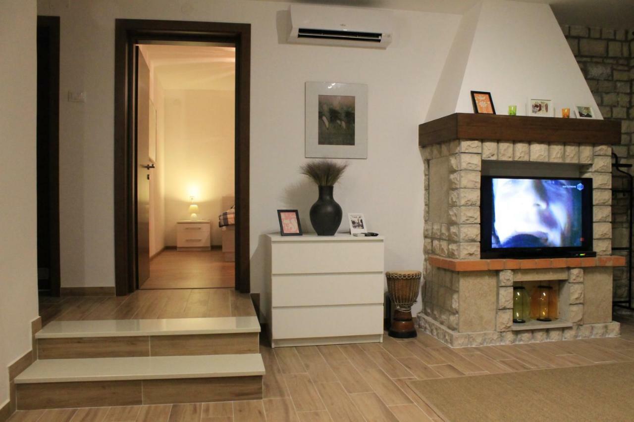 Apartments Dina Πούλα Εξωτερικό φωτογραφία