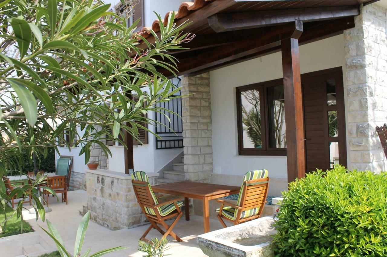 Apartments Dina Πούλα Εξωτερικό φωτογραφία
