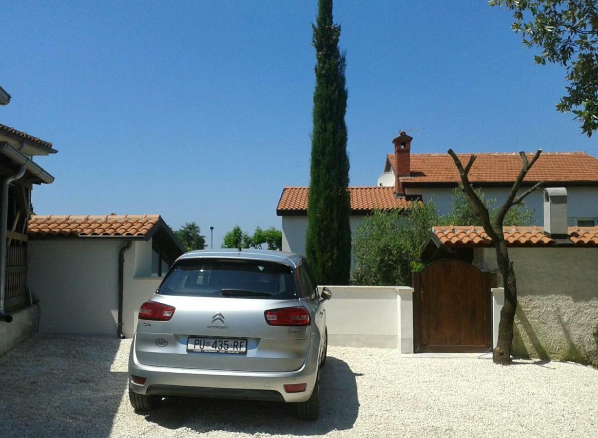 Apartments Dina Πούλα Εξωτερικό φωτογραφία
