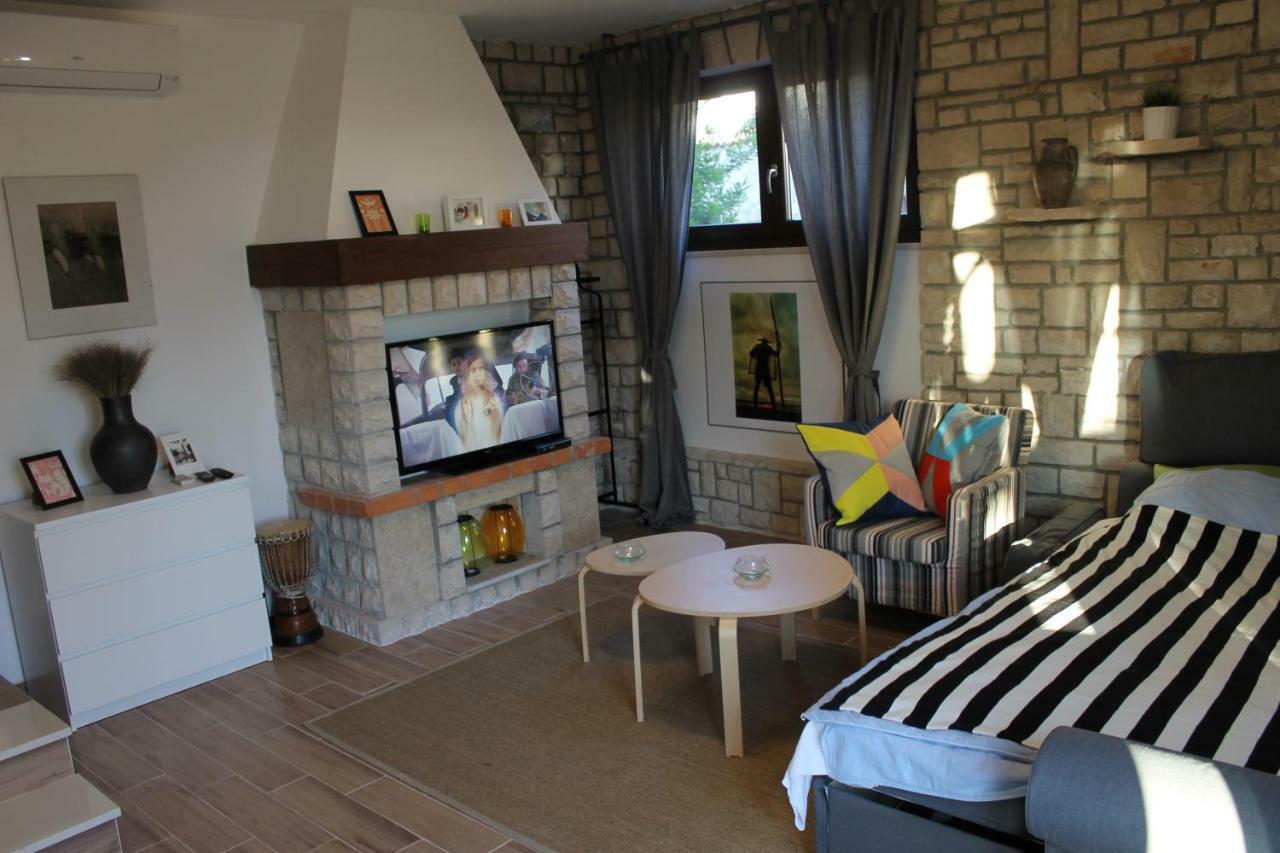 Apartments Dina Πούλα Εξωτερικό φωτογραφία