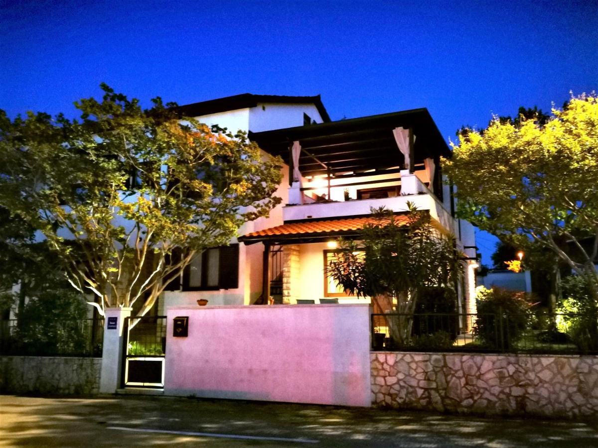 Apartments Dina Πούλα Εξωτερικό φωτογραφία