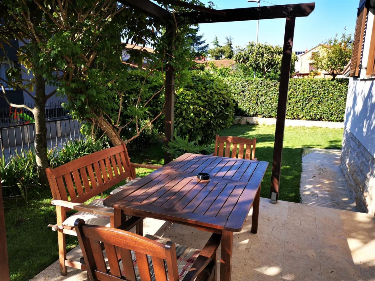 Apartments Dina Πούλα Εξωτερικό φωτογραφία